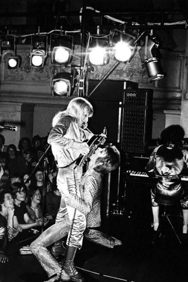 David Bowie and Mick Ronson, 17 June 1972 (photo: Mick Rock)
